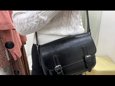❤️ Јавна мастурбација младе кучке ФералБерри са дилдом у соби за мерење Слутс ат порн sr.appassistance.ru ❤